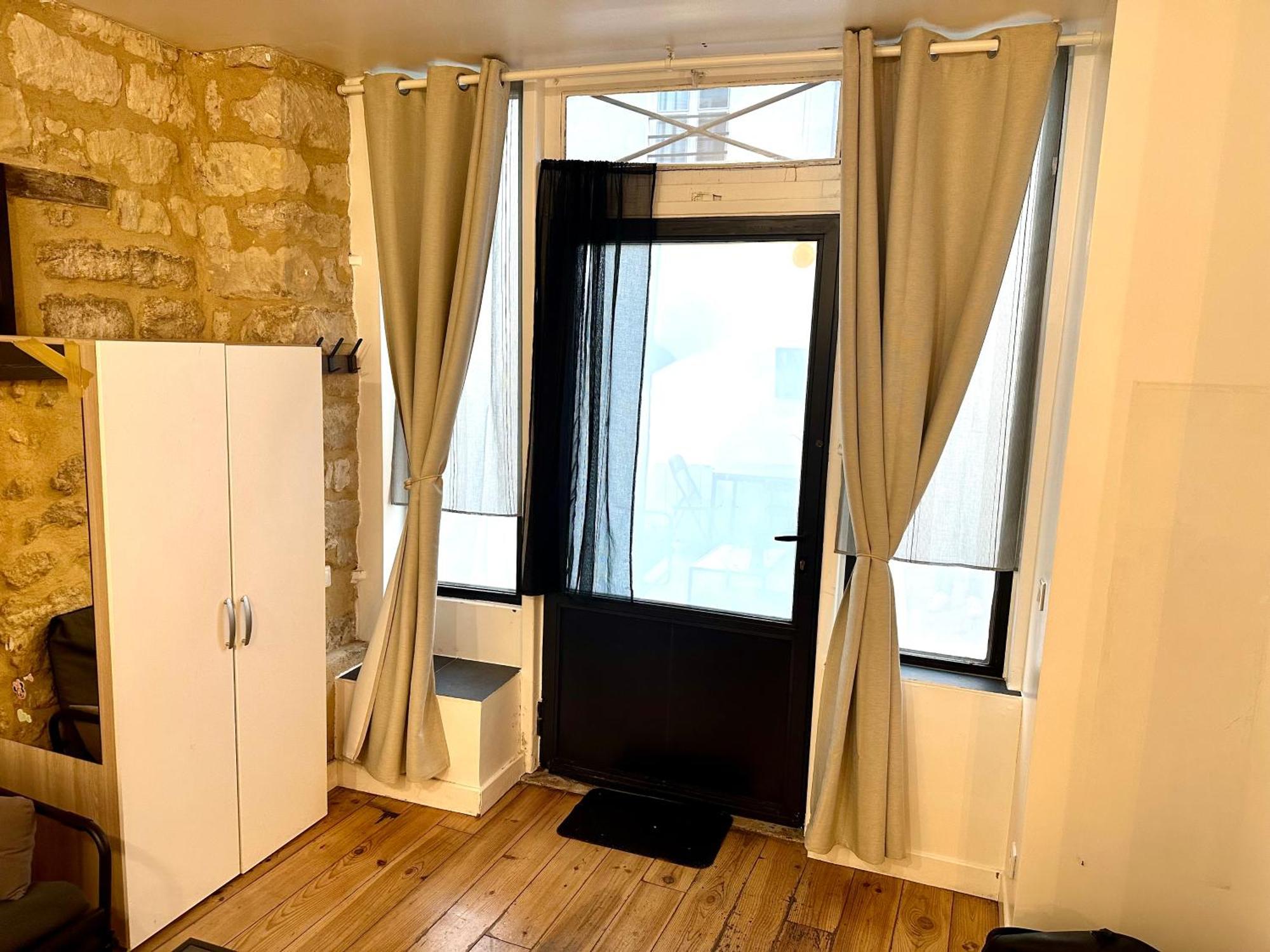Hsh - Le Chapelais Clichy Montmarte Parijs